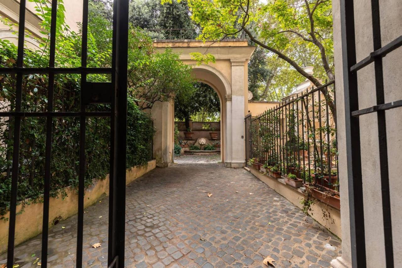 Palazzo Pamphili Lecca Di Guevara Rome Buitenkant foto
